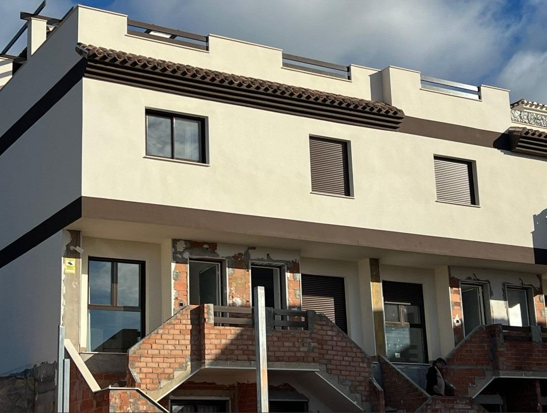 Casas adosadas de nueva construcción con vistas al mar en Portman, Murcia