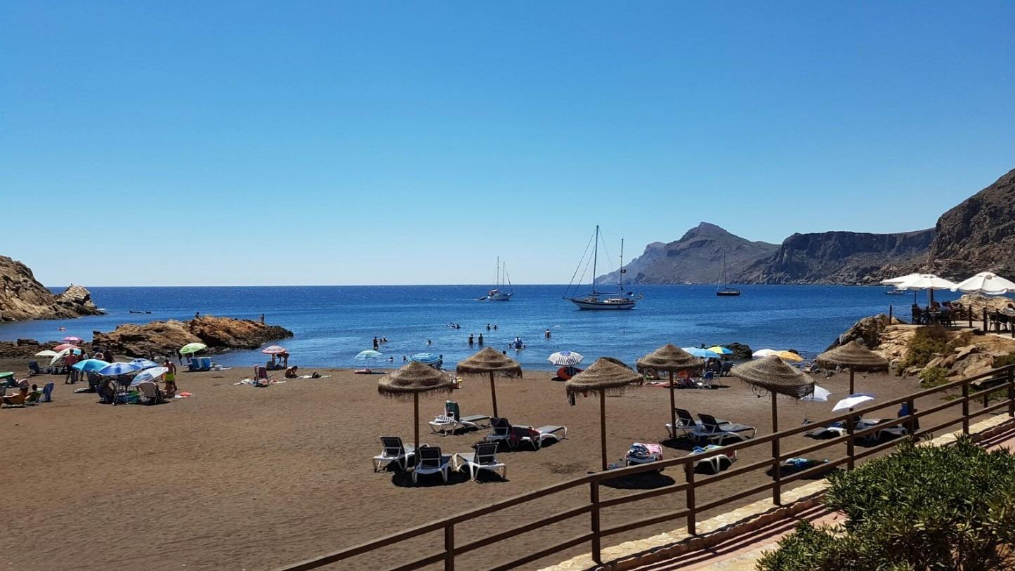 Casas adosadas de nueva construcción con vistas al mar en Portman, Murcia