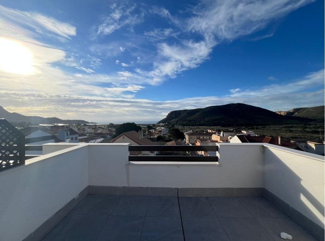 Casas adosadas de nueva construcción con vistas al mar en Portman, Murcia