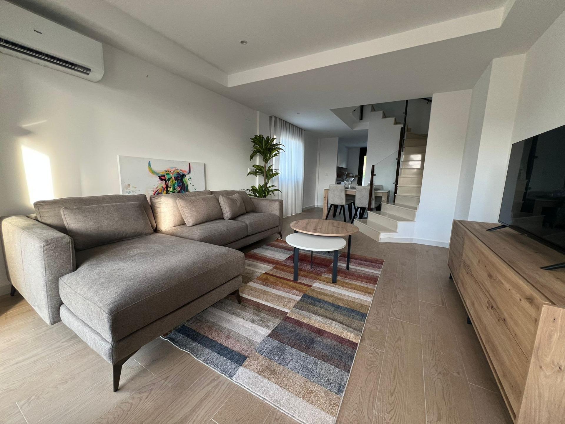 Casas adosadas de nueva construcción con vistas al mar en Portman, Murcia