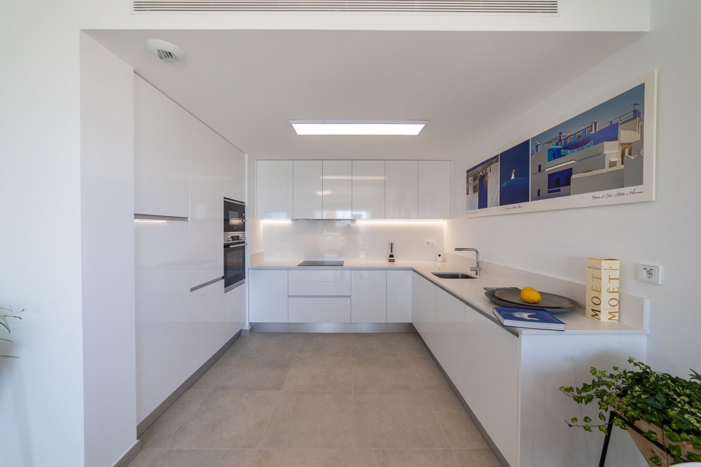 NUEVOS APARTAMENTOS EN VENTA, A 20 MINUTOS DE ALICANTE y ELCHE, COSTA BLANCA