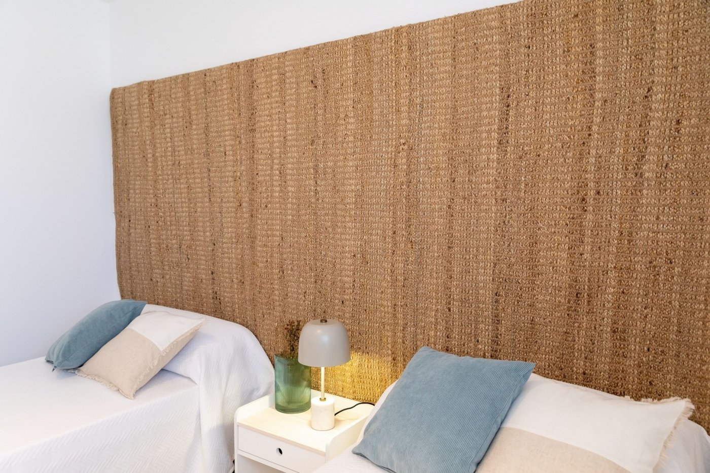 NUEVOS APARTAMENTOS EN VENTA, A 20 MINUTOS DE ALICANTE y ELCHE, COSTA BLANCA