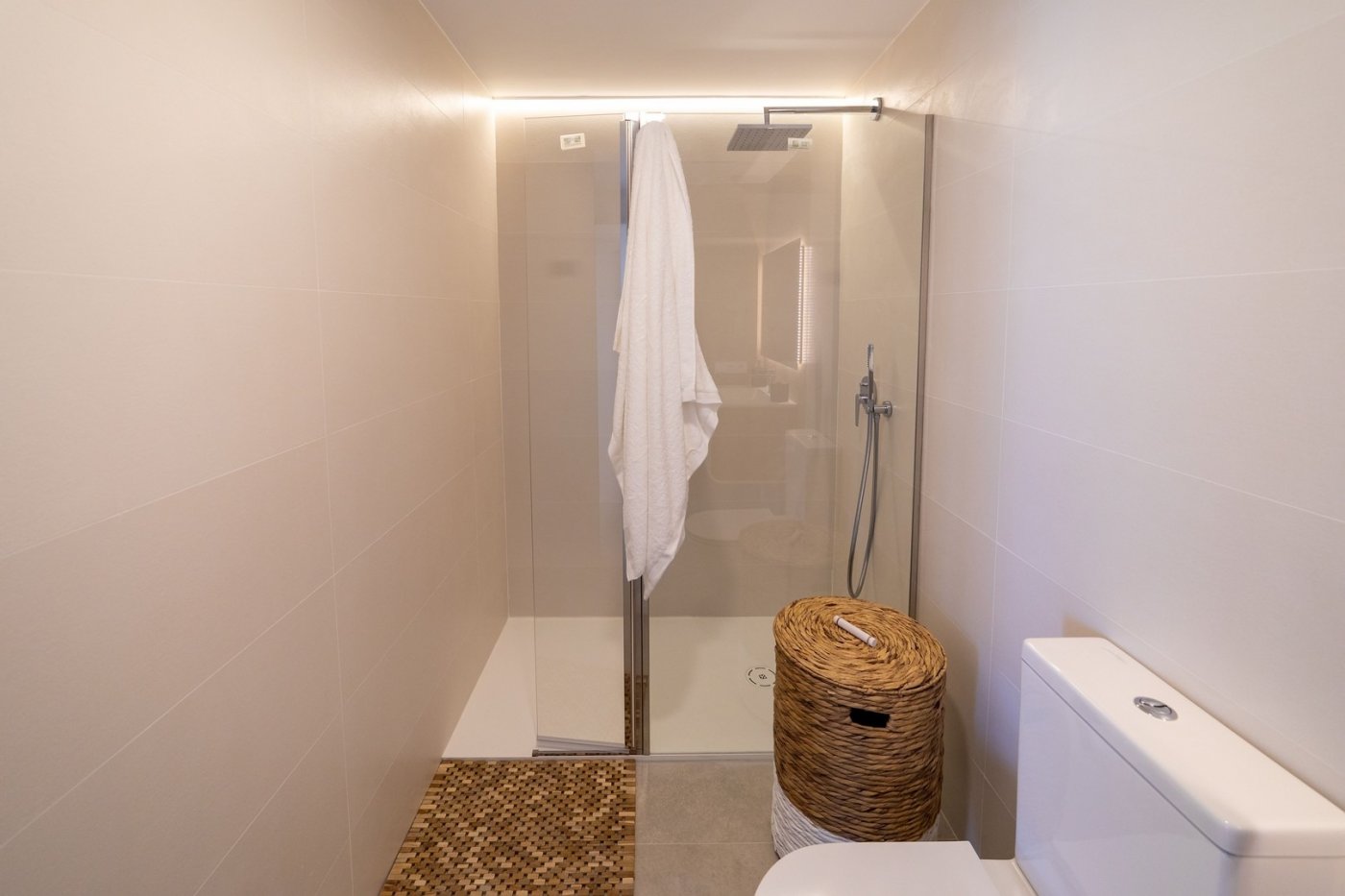 NUEVOS APARTAMENTOS EN VENTA, A 20 MINUTOS DE ALICANTE y ELCHE, COSTA BLANCA