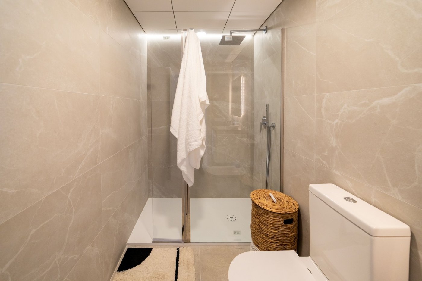 NUEVOS APARTAMENTOS EN VENTA, A 20 MINUTOS DE ALICANTE y ELCHE, COSTA BLANCA