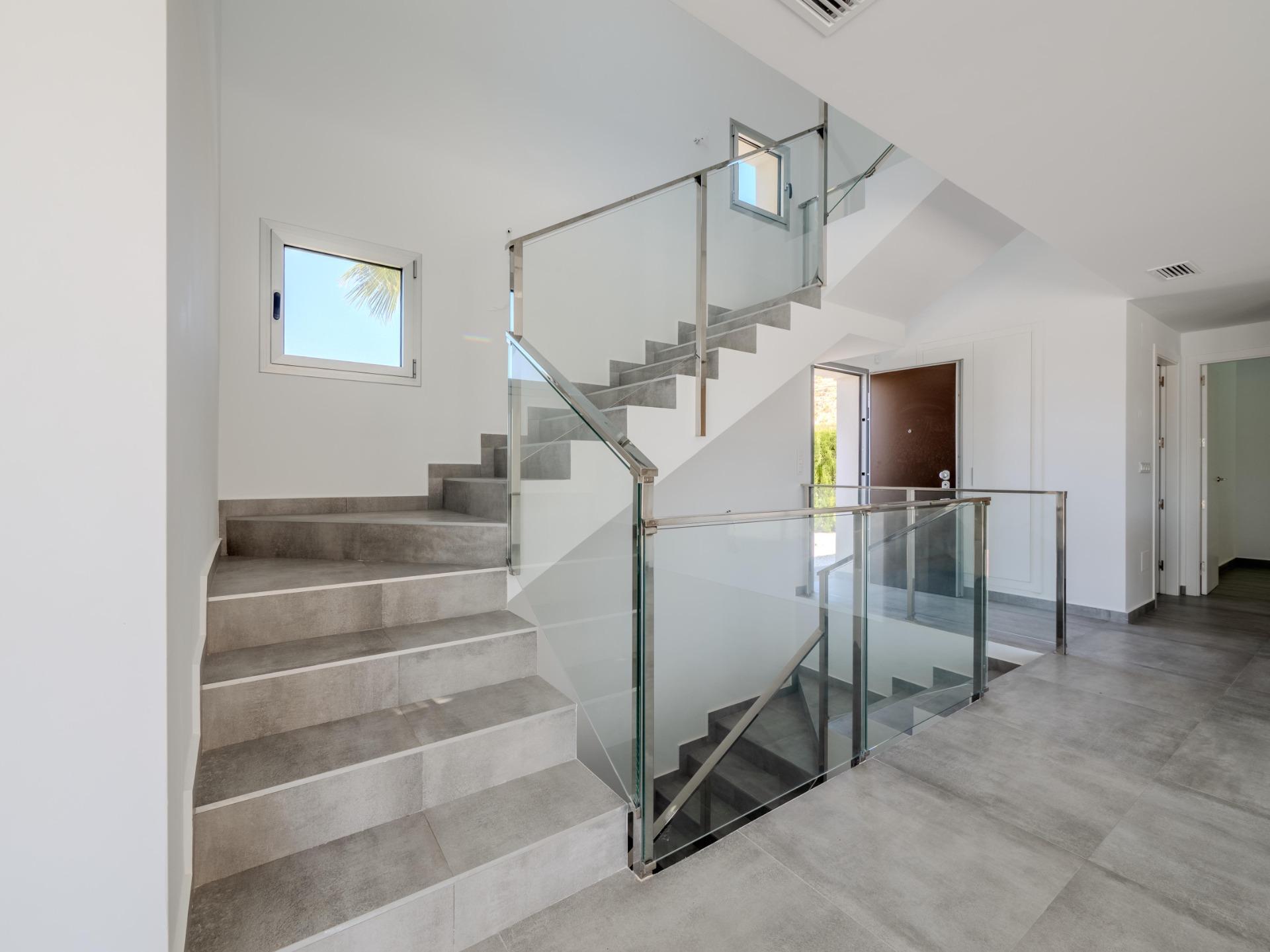 VILLA DE DISEñO MODERNO CON VISTAS AL GOLF