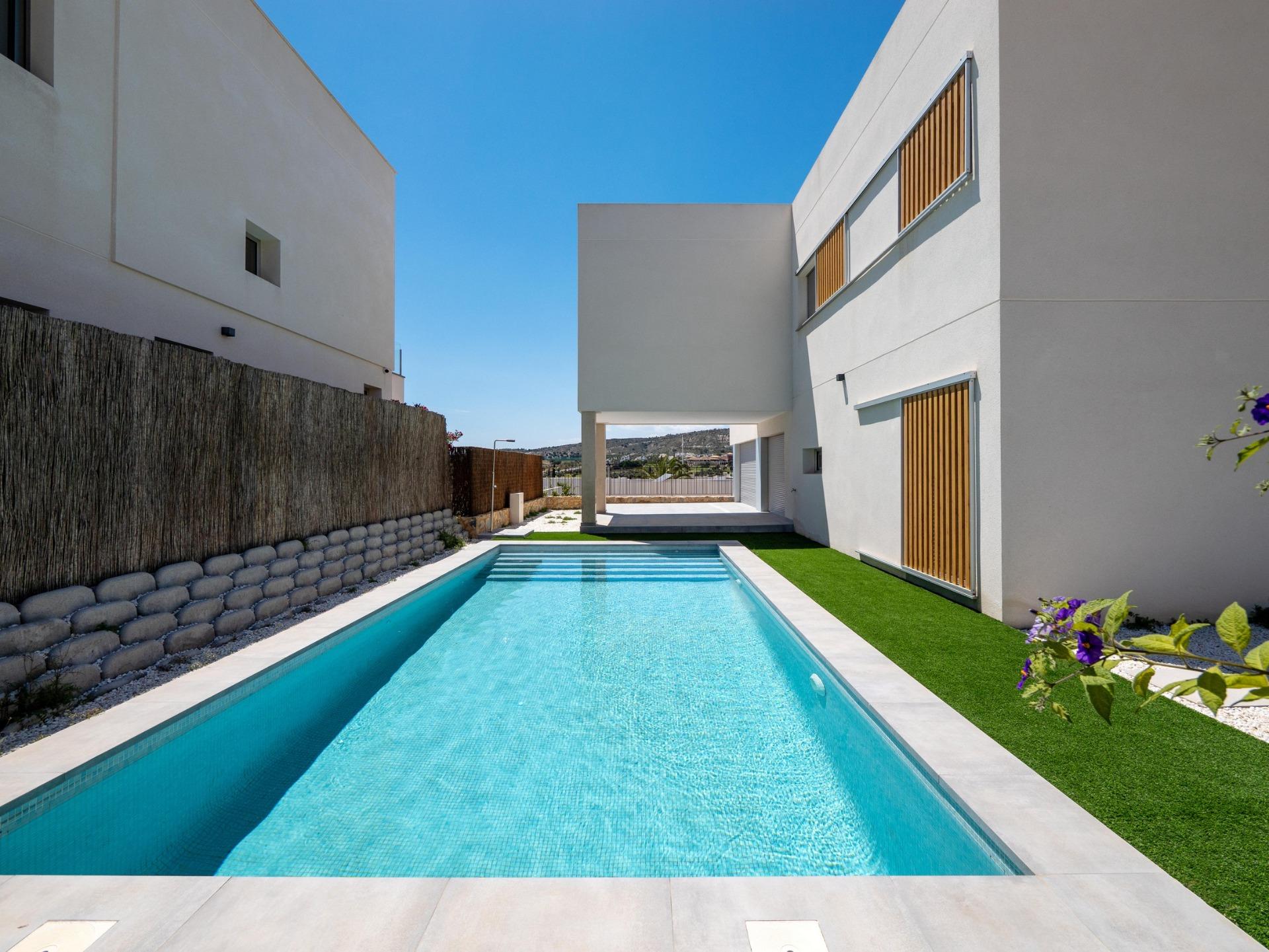 VILLA DE DISEñO MODERNO CON VISTAS AL GOLF