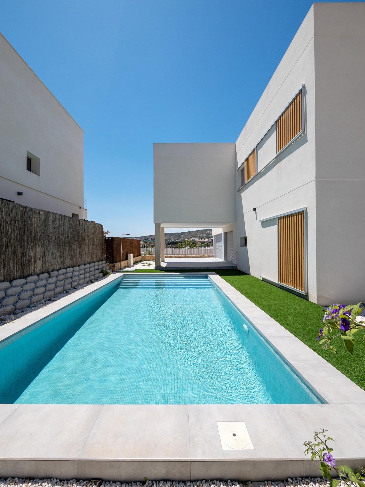 VILLA DE DISEñO MODERNO CON VISTAS AL GOLF