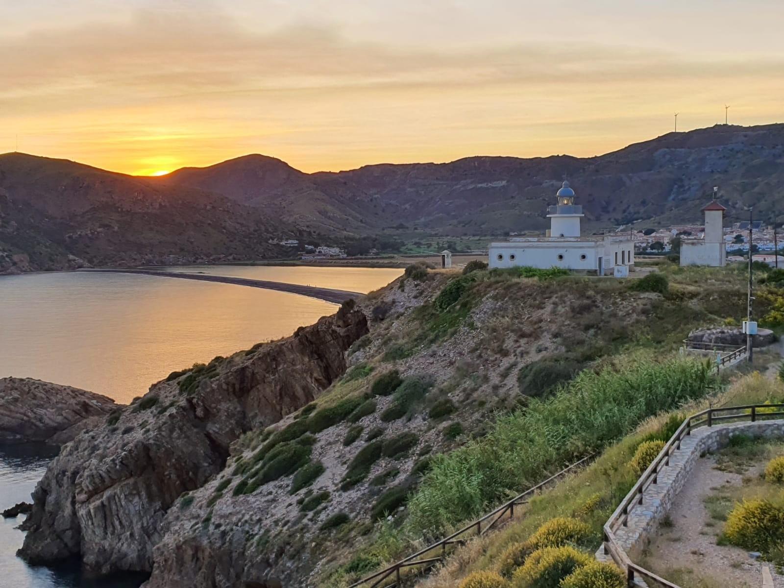 Casas adosadas de nueva construcción con vistas al mar en Portman, Murcia