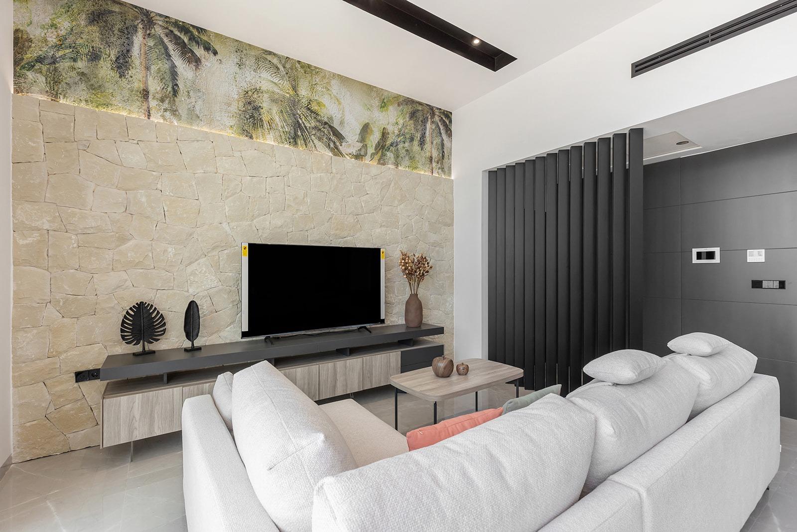 Chalets de obra nueva de una planta con piscina privada en Torrevieja