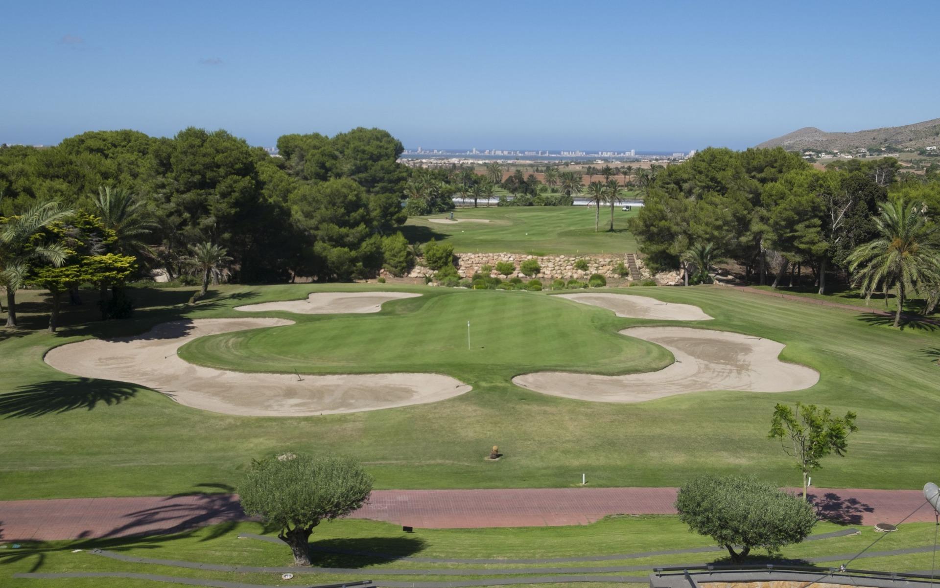 Residencial con bungalows, adosados y villas en La Manga Club