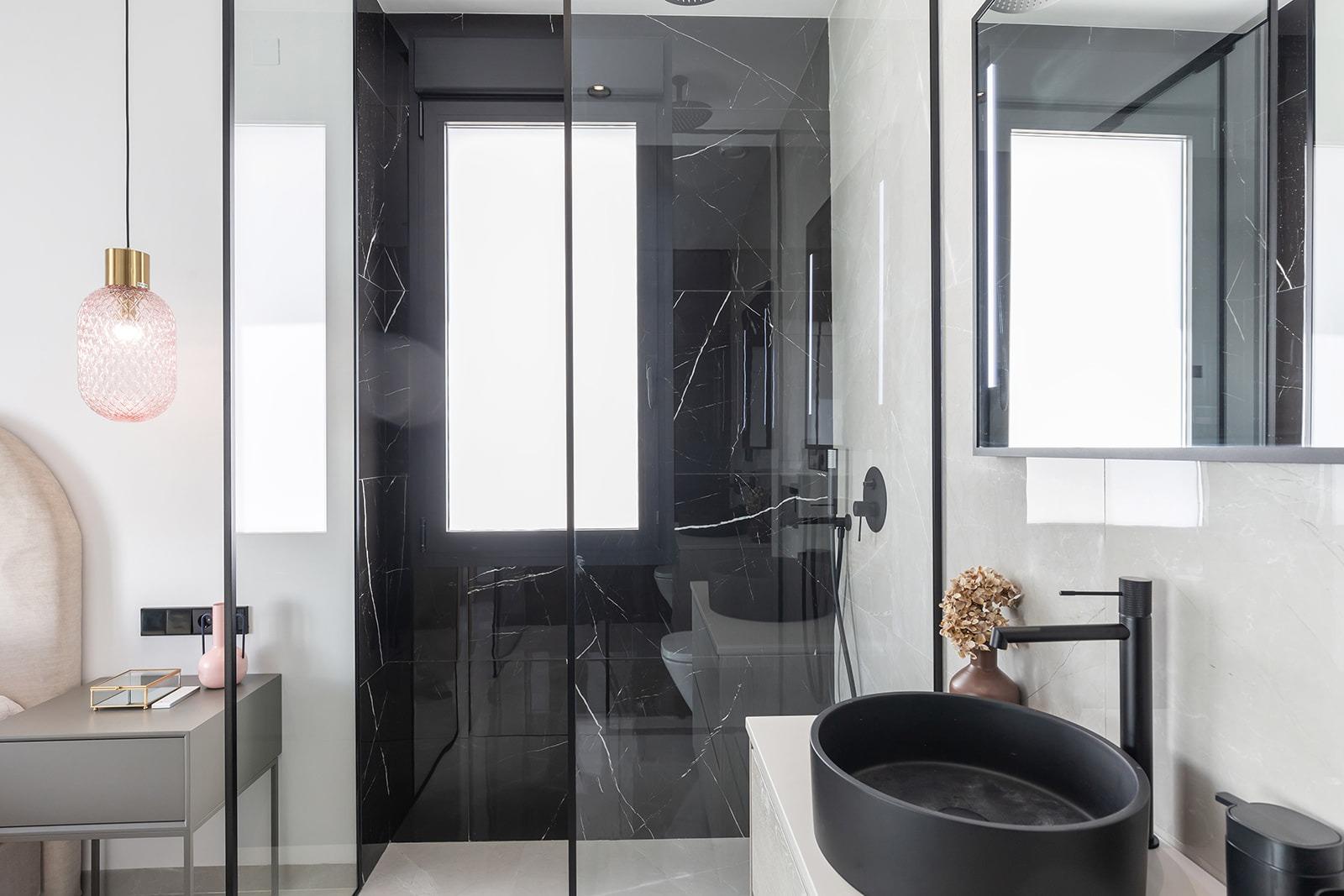 Chalets de obra nueva de una planta con piscina privada en Torrevieja