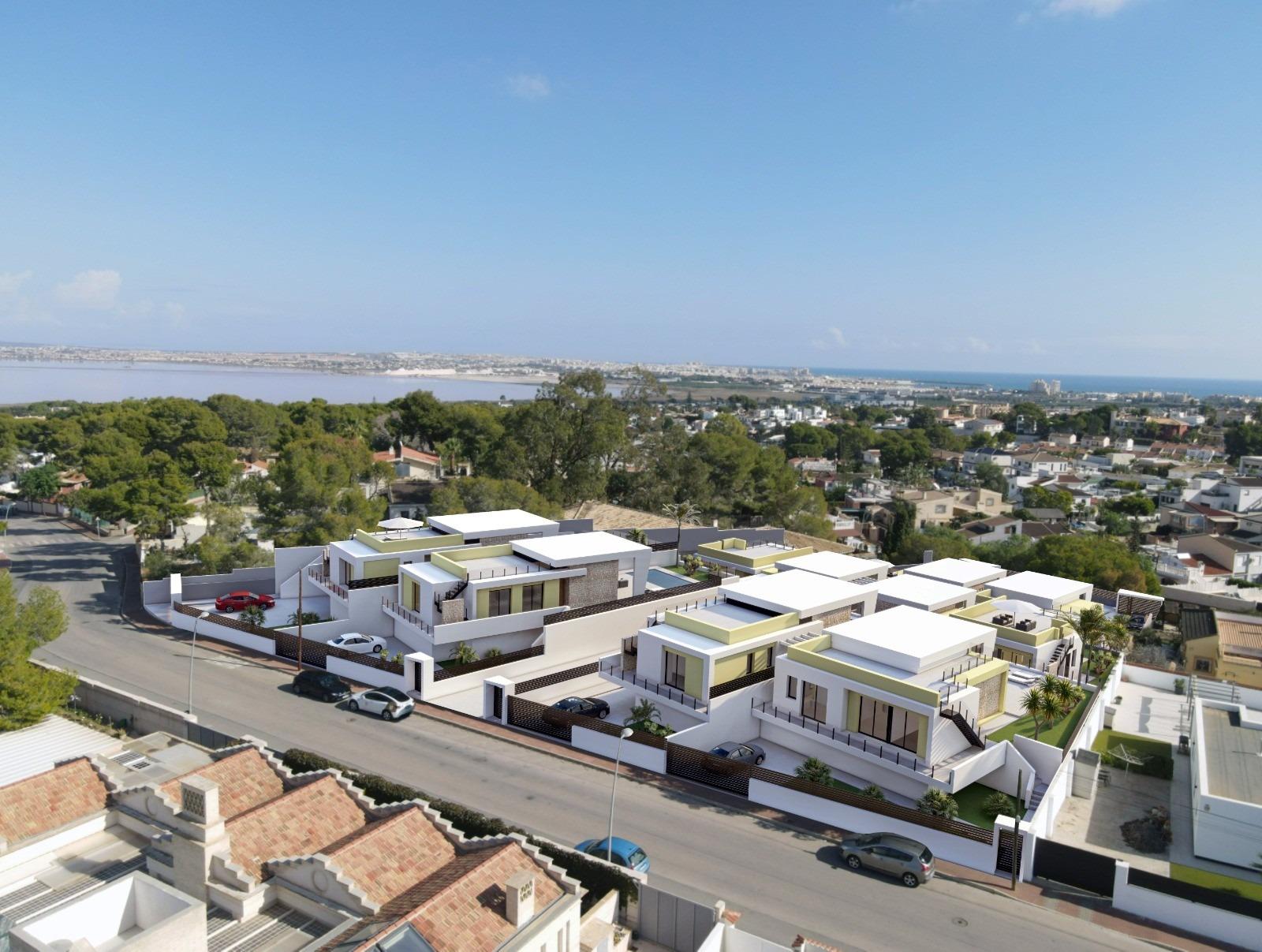 Chalets de obra nueva de una planta con piscina privada en Torrevieja