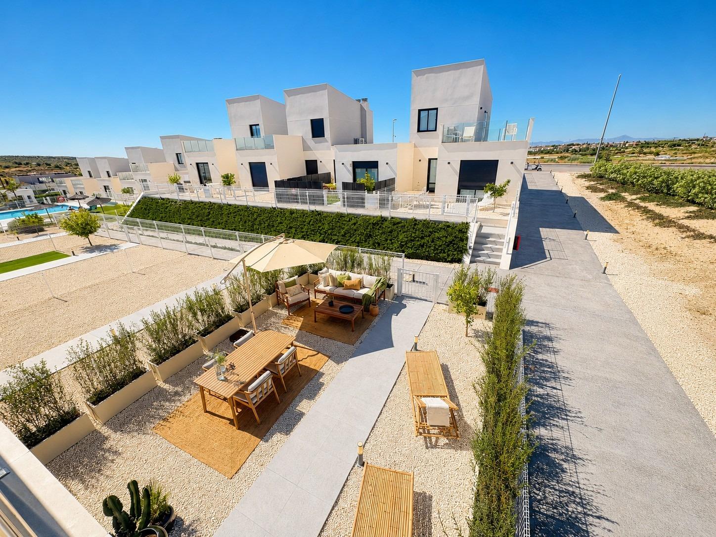 Adosados y villas adosadas de nueva construcción, listas para entrar a vivir, en Altaona Golf Resort, Murcia