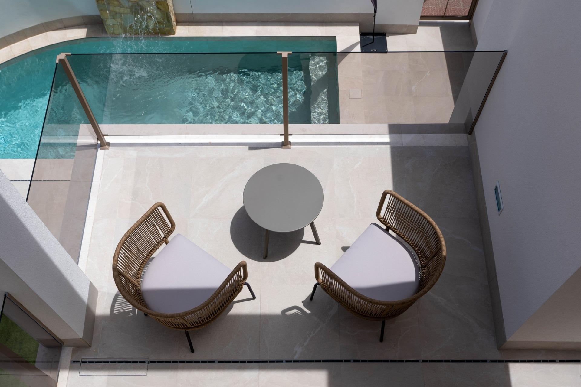 Villas de nueva construcción con piscina privada en Serena Golf-Los Alcázares