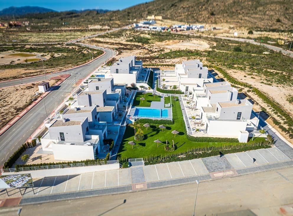 Adosados y villas adosadas de nueva construcción, listas para entrar a vivir, en Altaona Golf Resort, Murcia