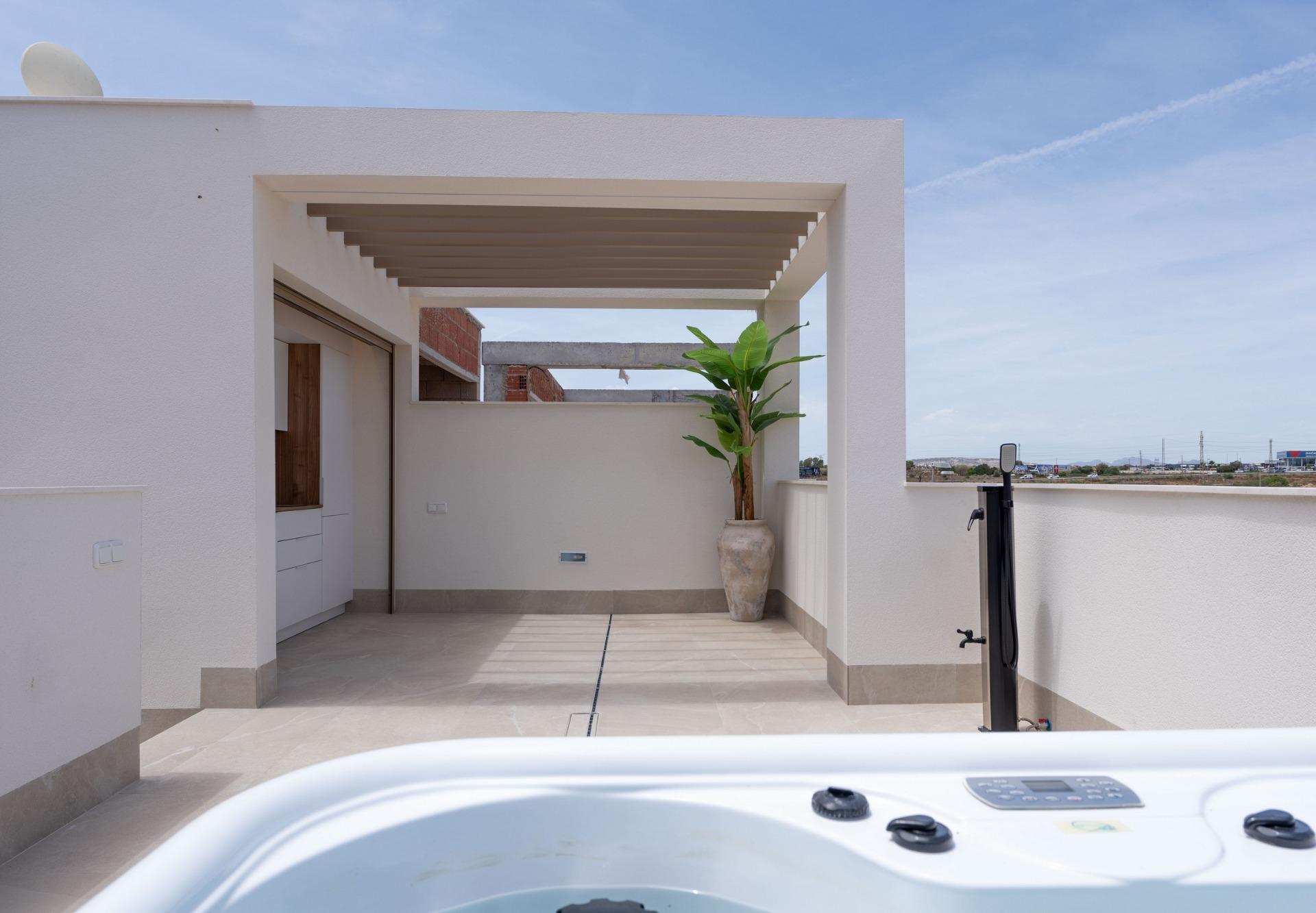 Villas de nueva construcción con piscina privada en Serena Golf-Los Alcázares