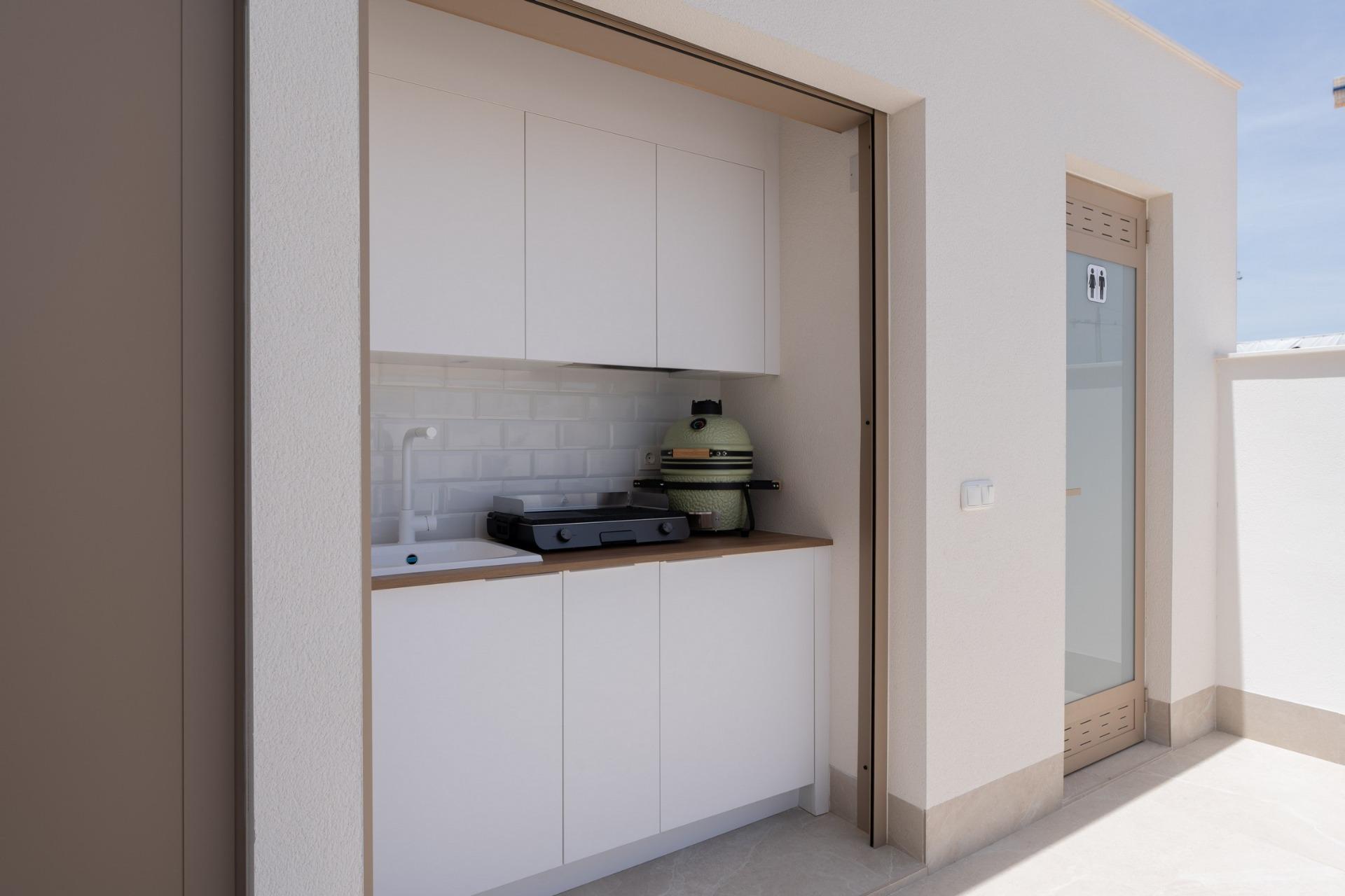 Villas de nueva construcción con piscina privada en Serena Golf-Los Alcázares