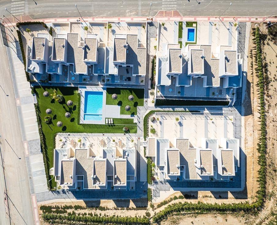 Adosados y villas adosadas de nueva construcción, listas para entrar a vivir, en Altaona Golf Resort, Murcia