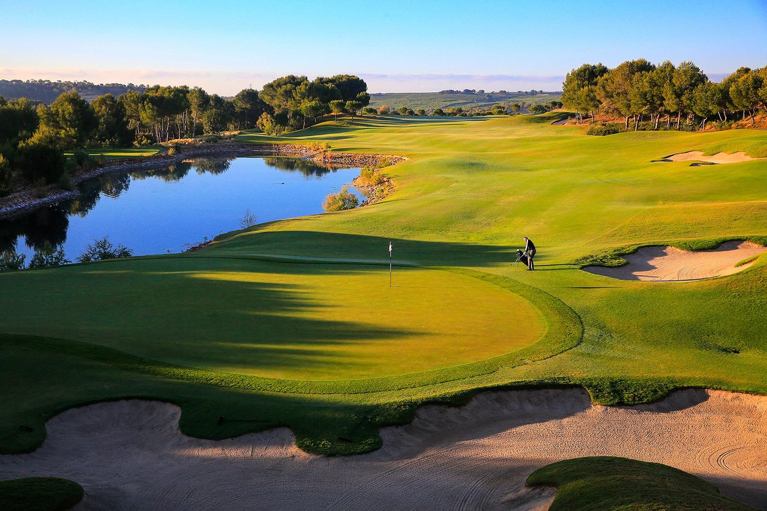 Villas de lujo de nueva construcción en Las Colinas Golf and Country Club, Orihuela Costa
