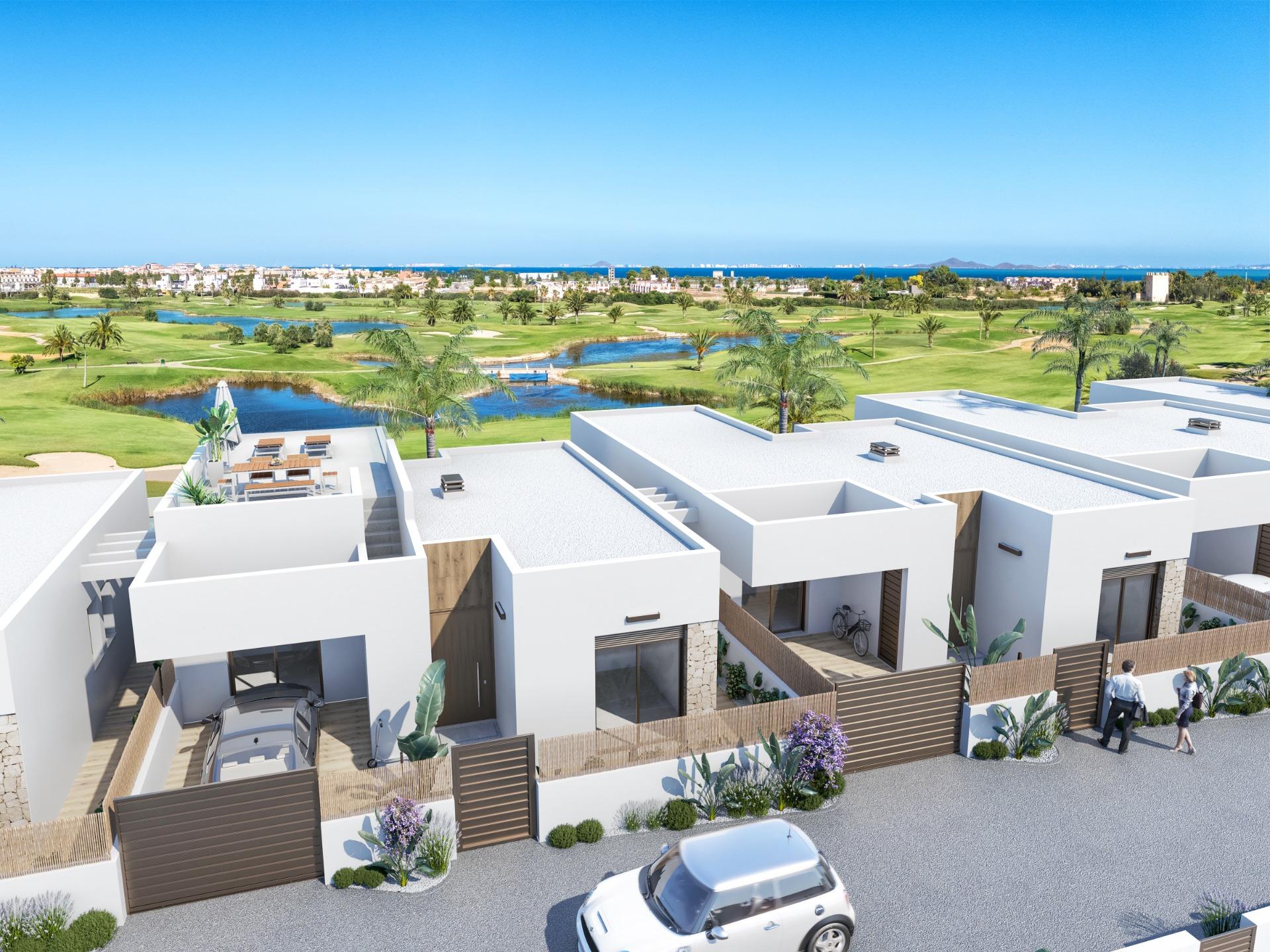 Apartamentos y villas de nueva construcción en primera línea de golf en Los Alcázares, Costa Cálida