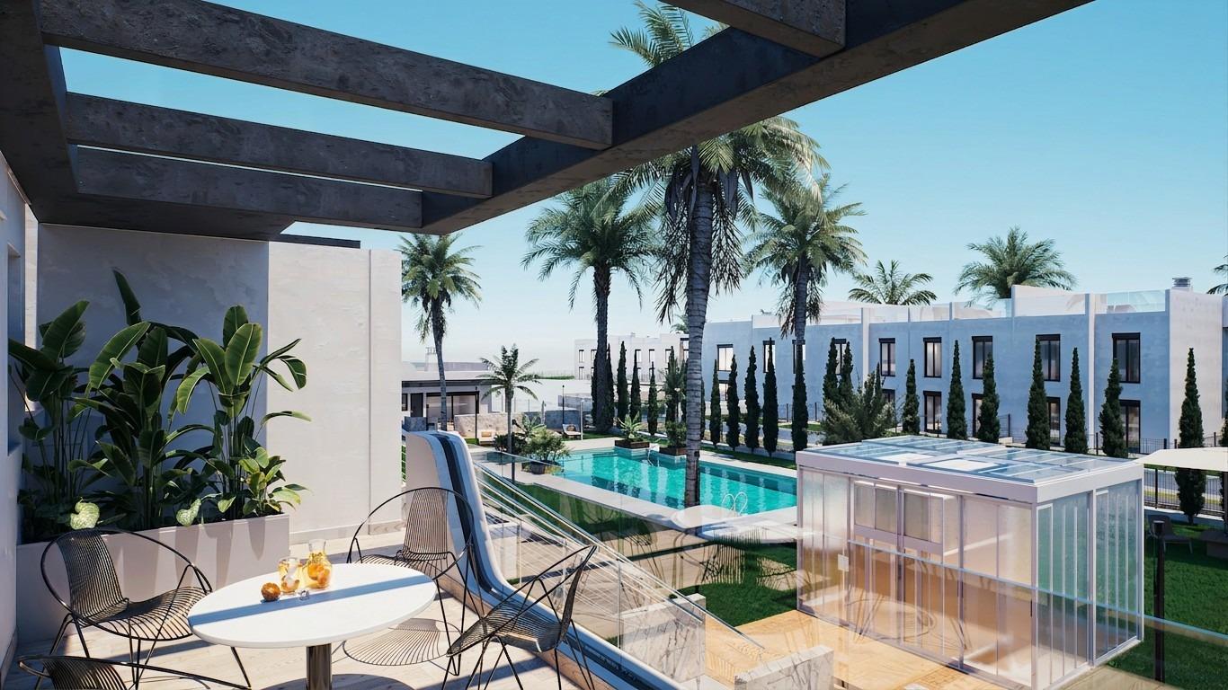 Bungalows de nueva construcción con jardín o solárium cerca de la playa en Pilar de la Horadada