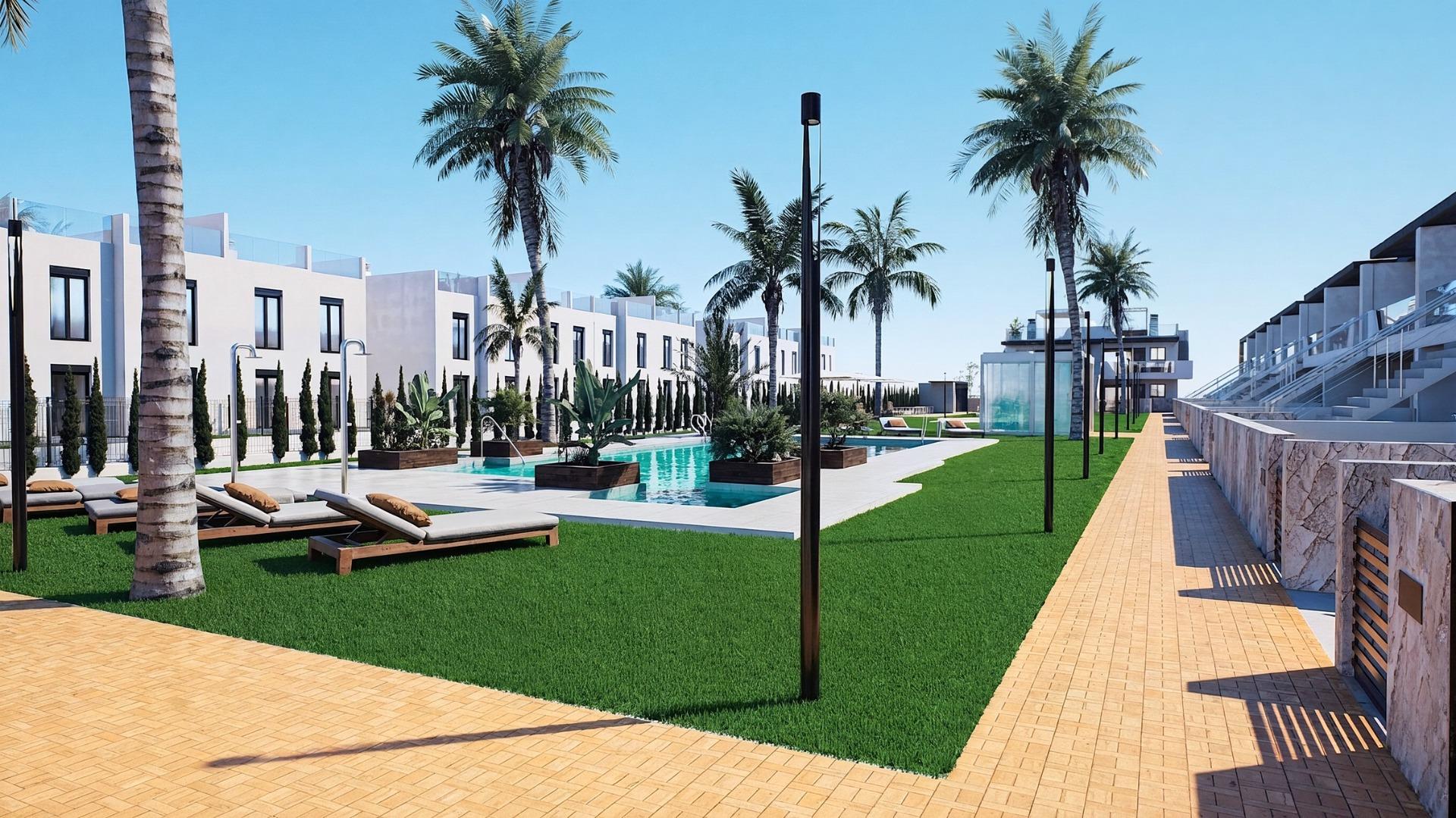 Bungalows de nueva construcción con jardín o solárium cerca de la playa en Pilar de la Horadada