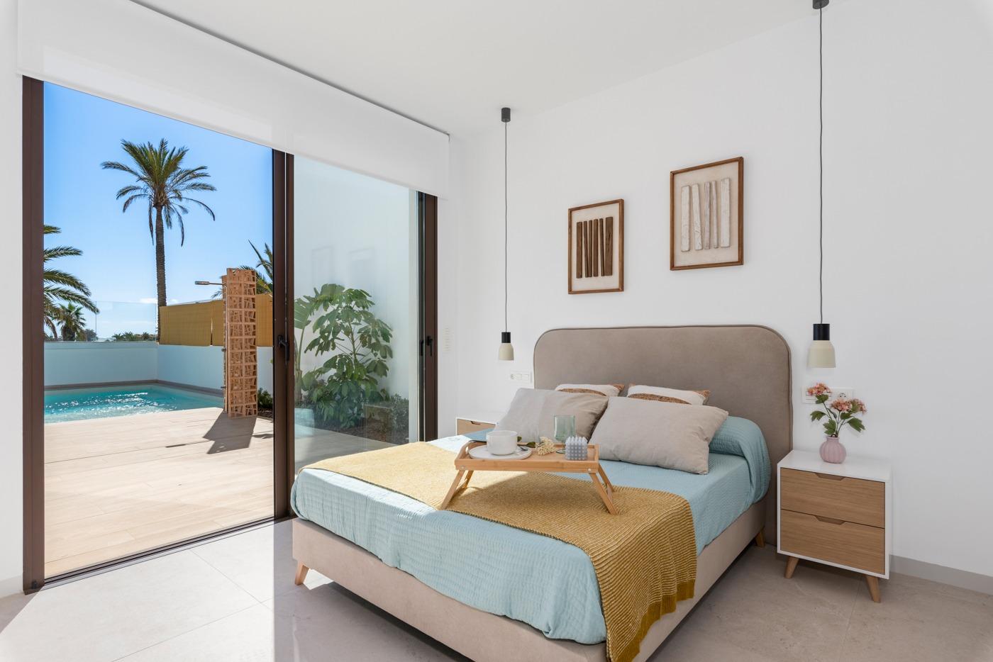 Apartamentos y villas de nueva construcción en primera línea de golf en Los Alcázares, Costa Cálida