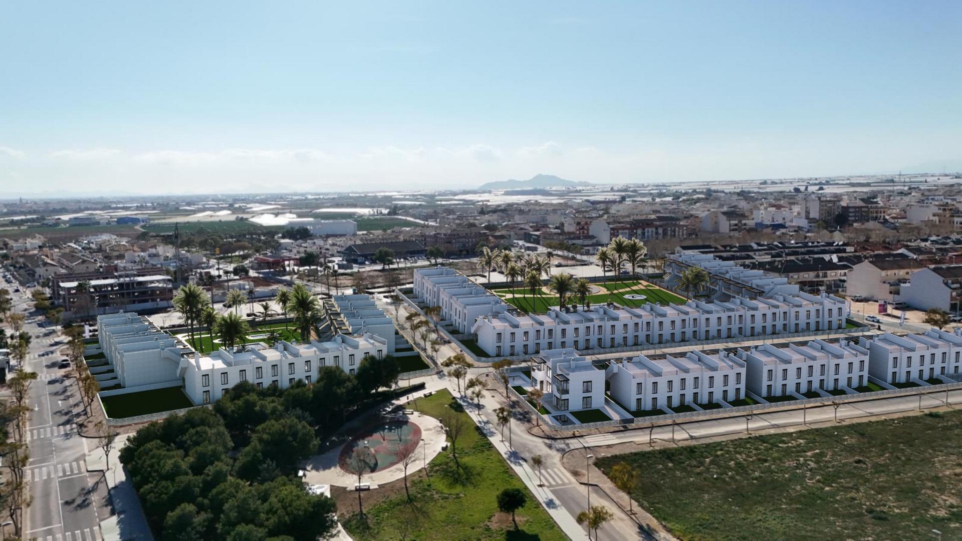 Bungalows de nueva construcción con jardín o solárium cerca de la playa en Pilar de la Horadada