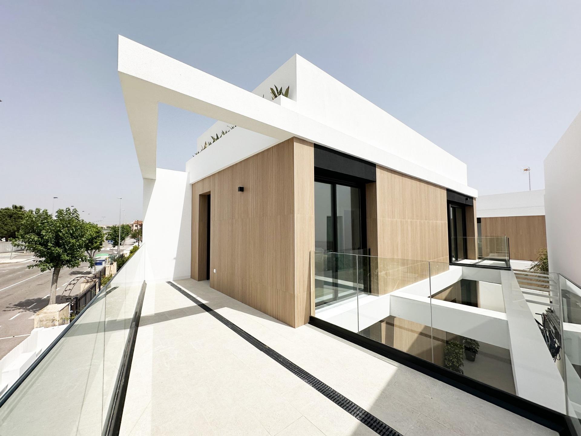 Exclusivas villas de nueva construcción a 300 m de la playa en Torre de la Horadada