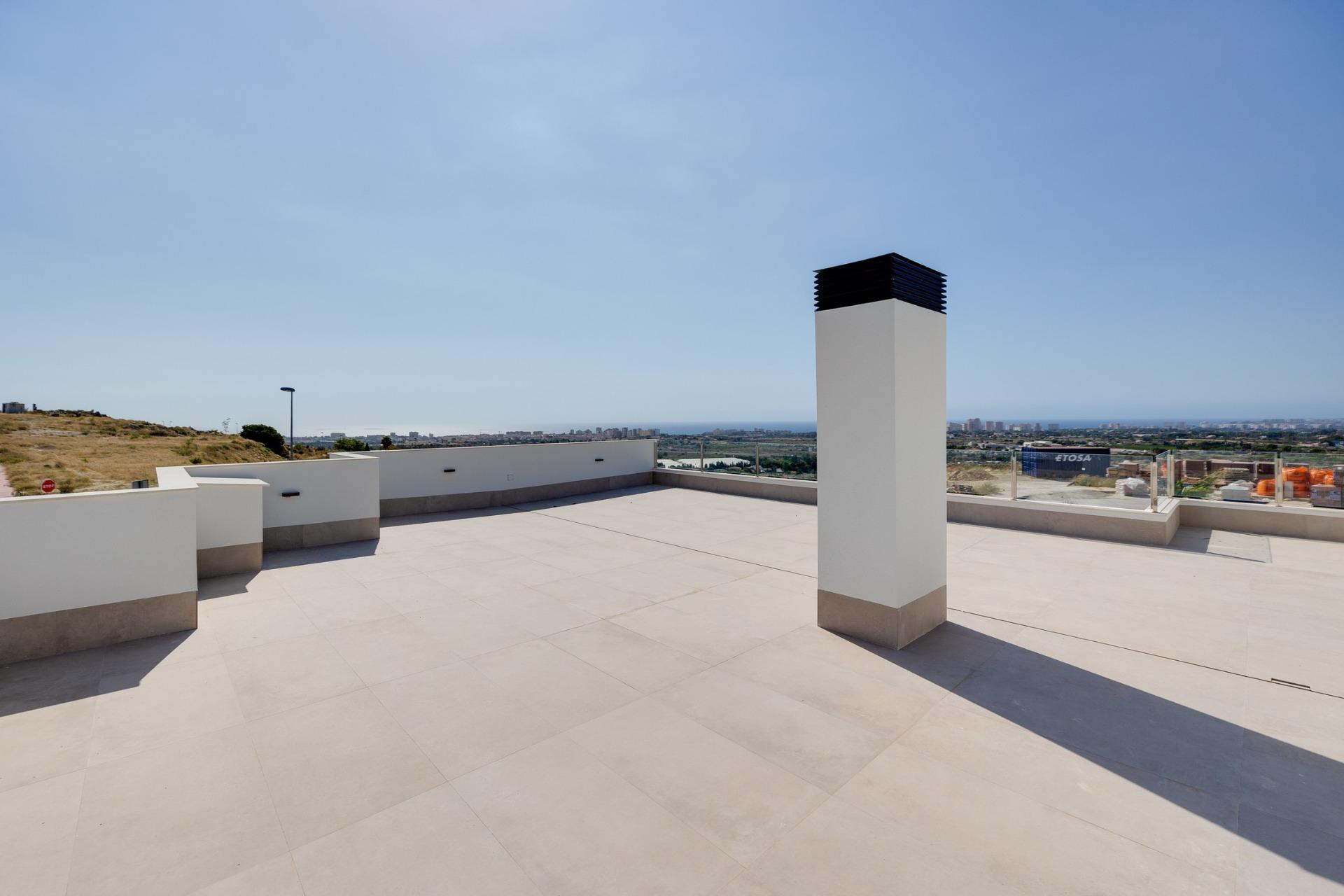 Villas adosadas de nueva construcción en venta en Mutxamel con piscina privada y vistas al mar