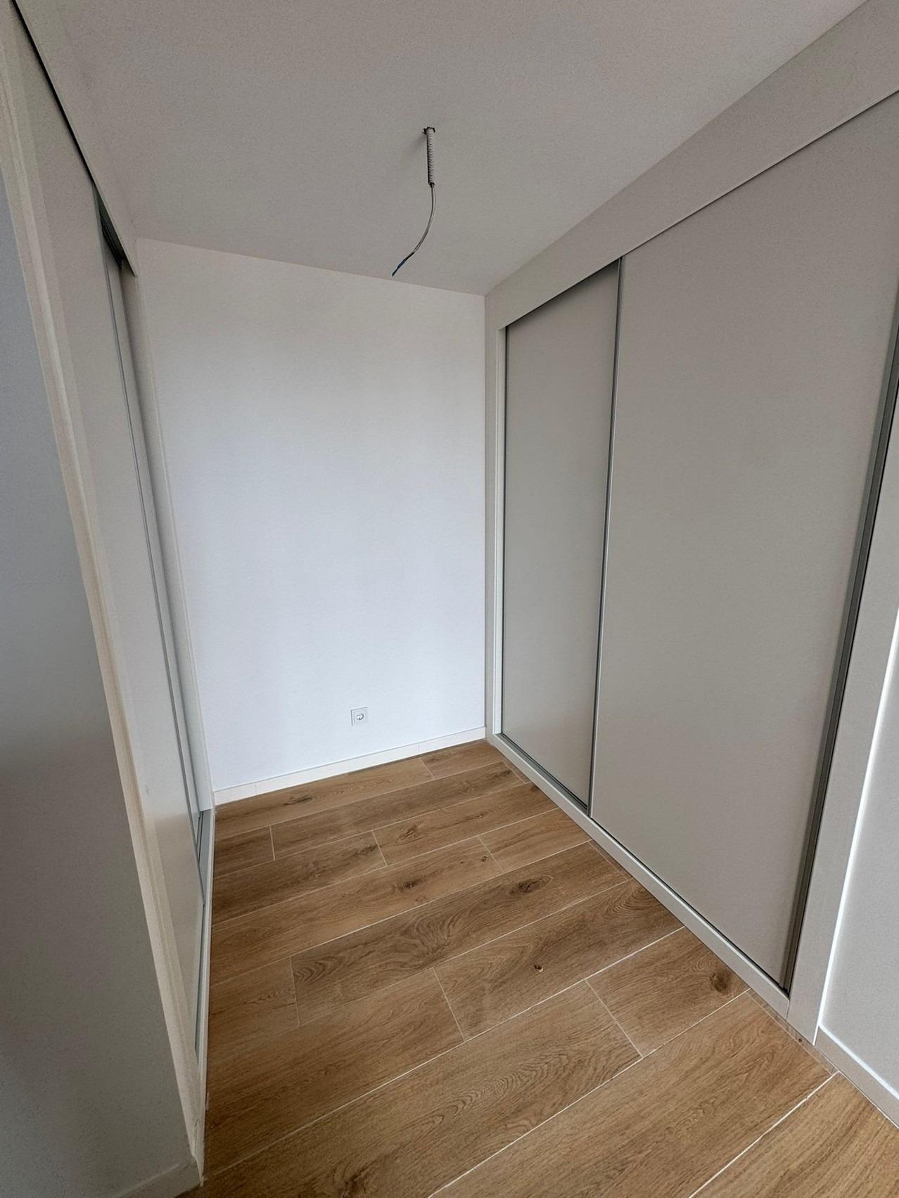 Ático de nueva construcción de 3 dormitorios con vistas al mar en el centro de Alicante, cerca de la Avenida Oscar Espla