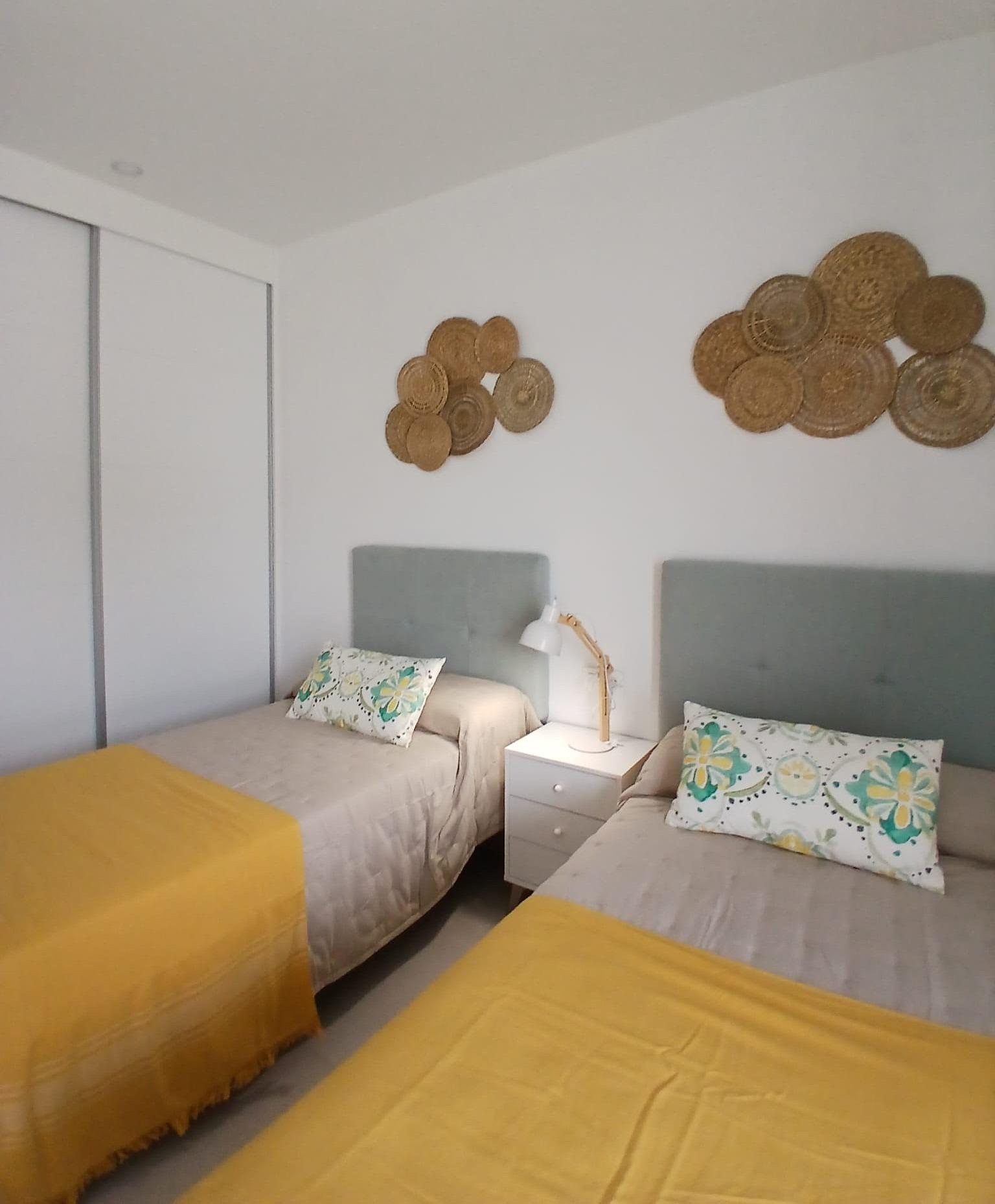 Villas adosadas de nueva construcción en Bigastro, Alicante