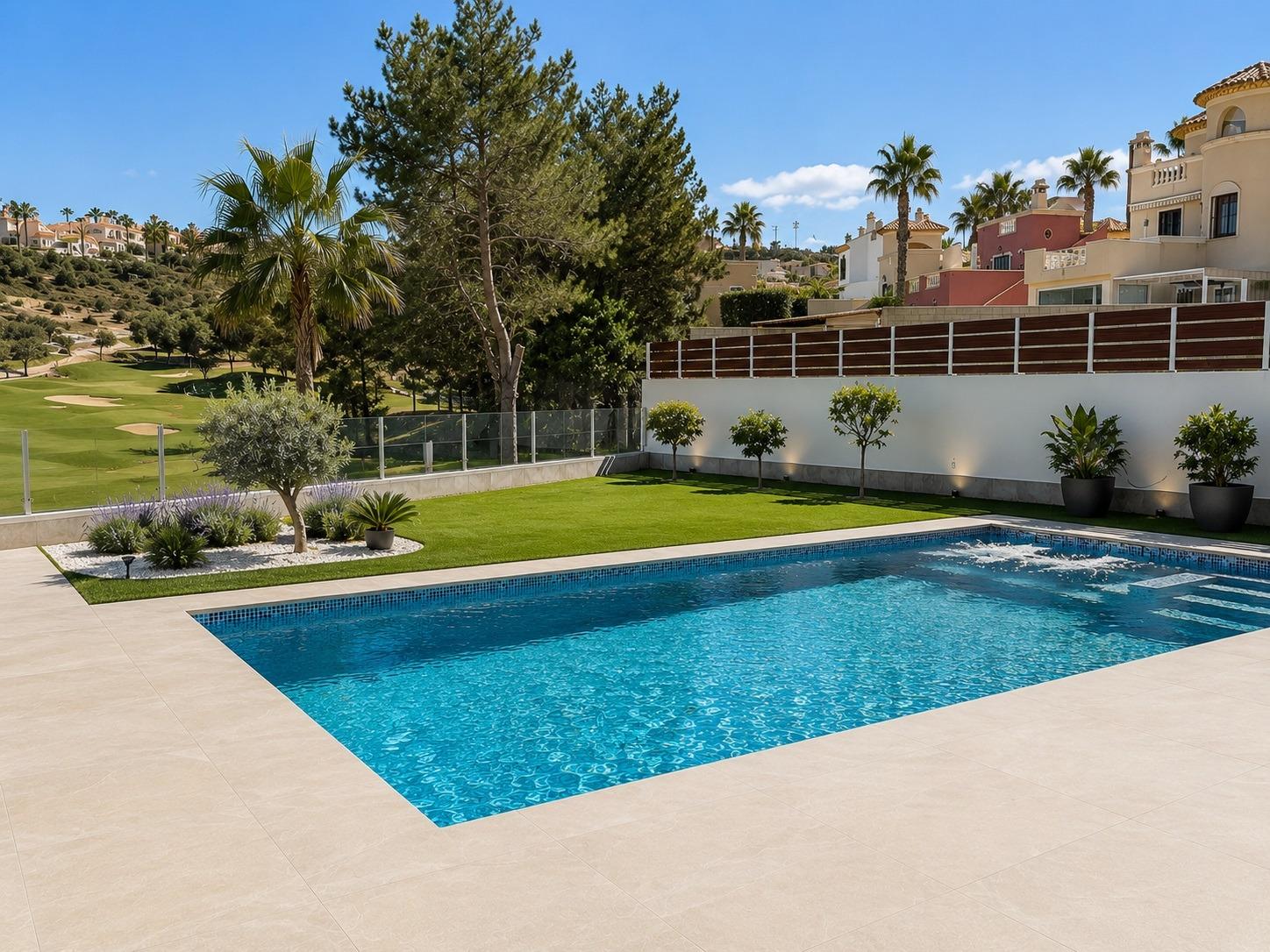 Villas de lujo en primera línea de campo de golf en Ciudad Quesada, Costa Blanca