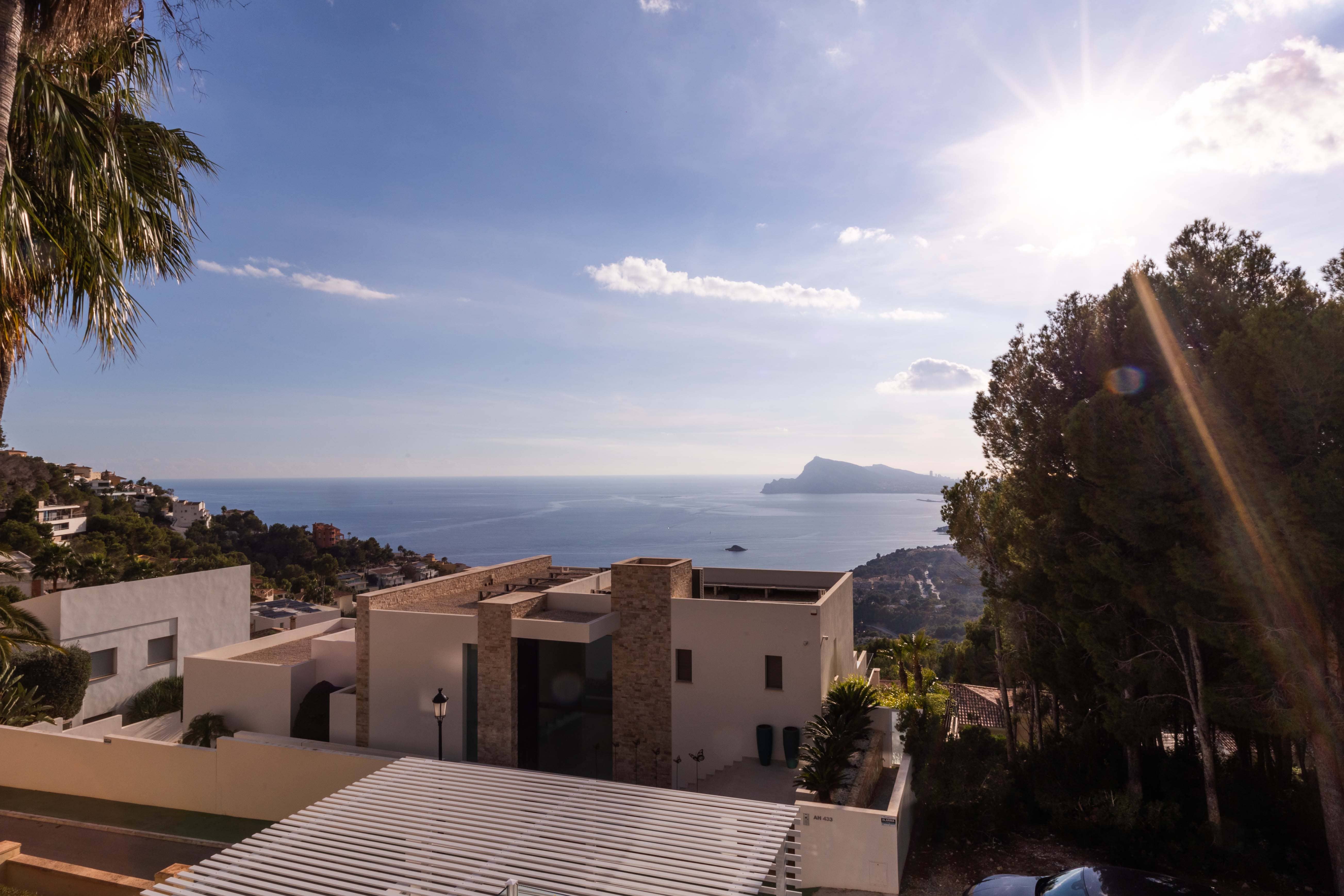 Villa moderna con vistas al mar