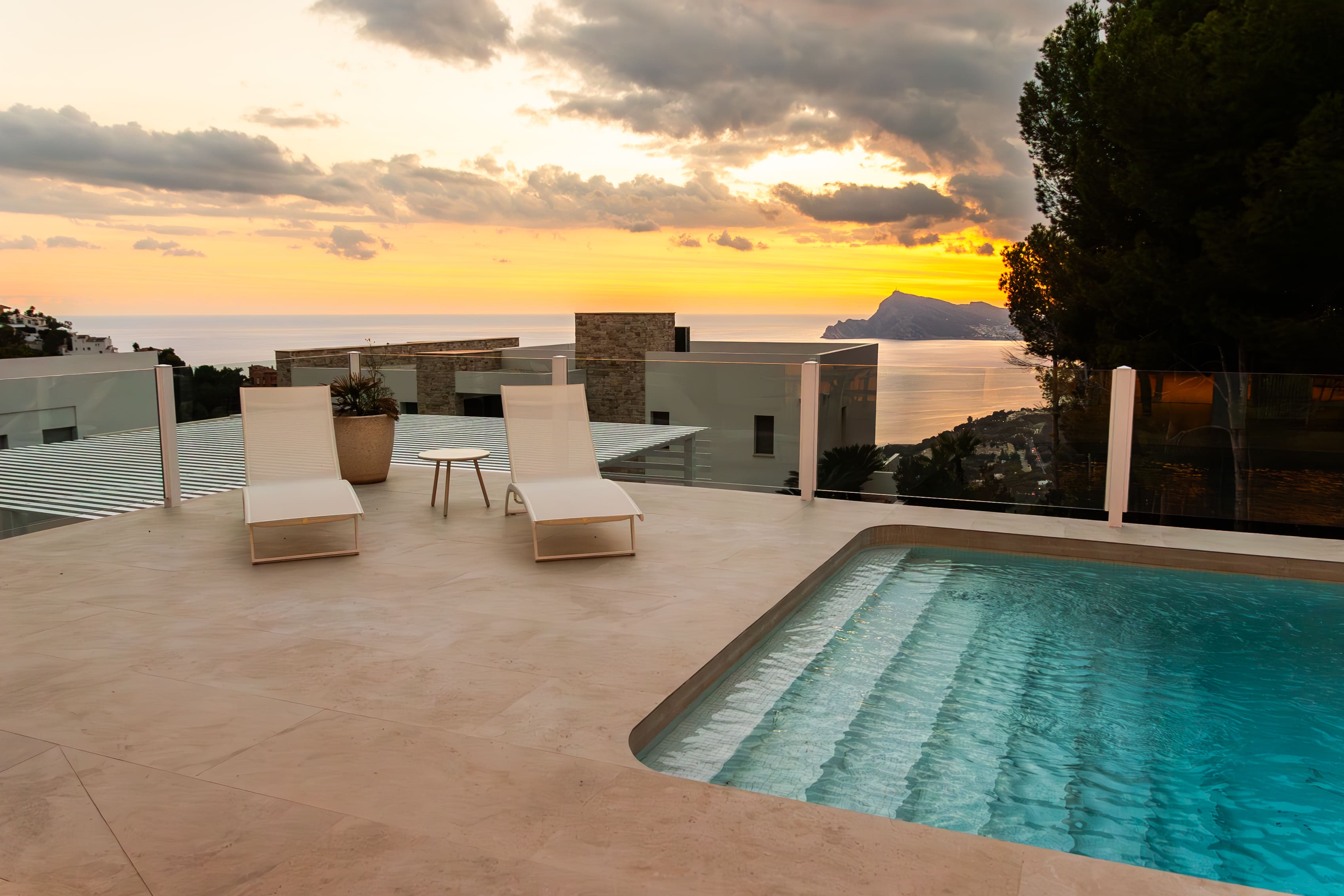 Villa moderna con vistas al mar