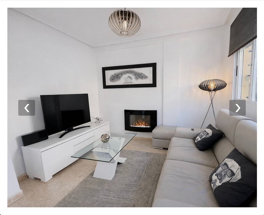 Casa adosada en urbanización cerrada