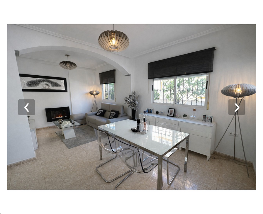 Casa adosada en urbanización cerrada