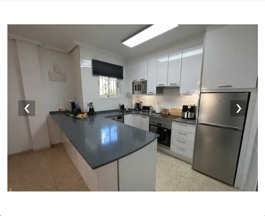 Casa adosada en urbanización cerrada