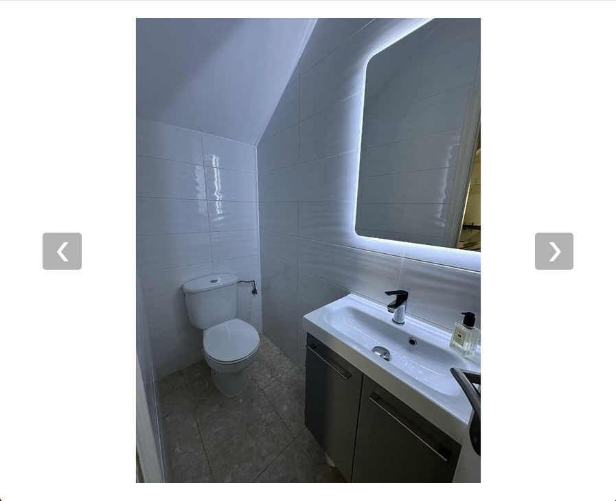 Casa adosada en urbanización cerrada