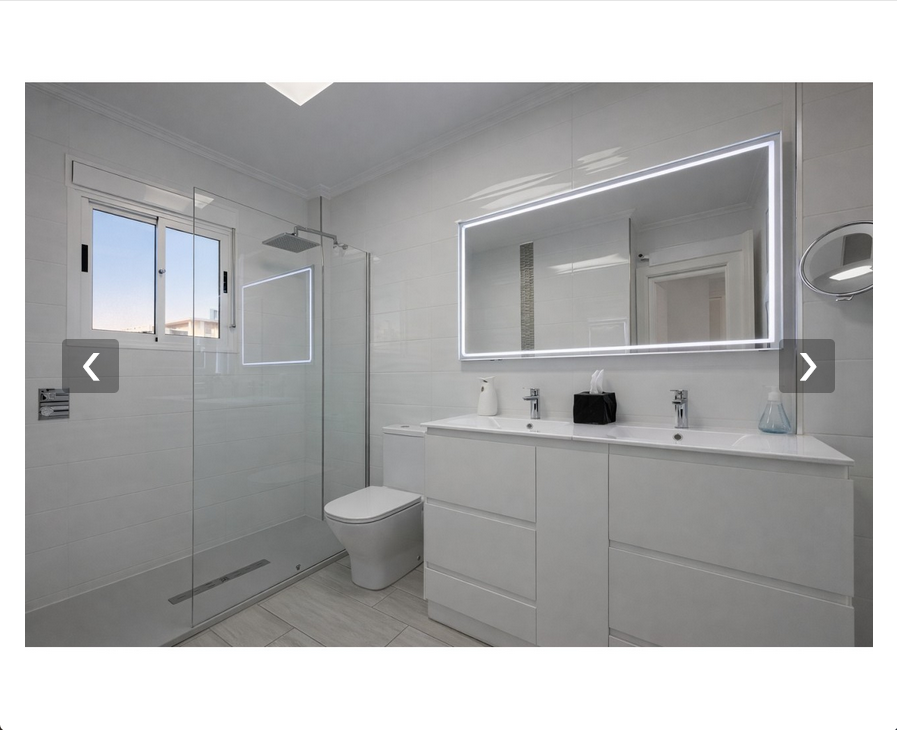 Casa adosada en urbanización cerrada